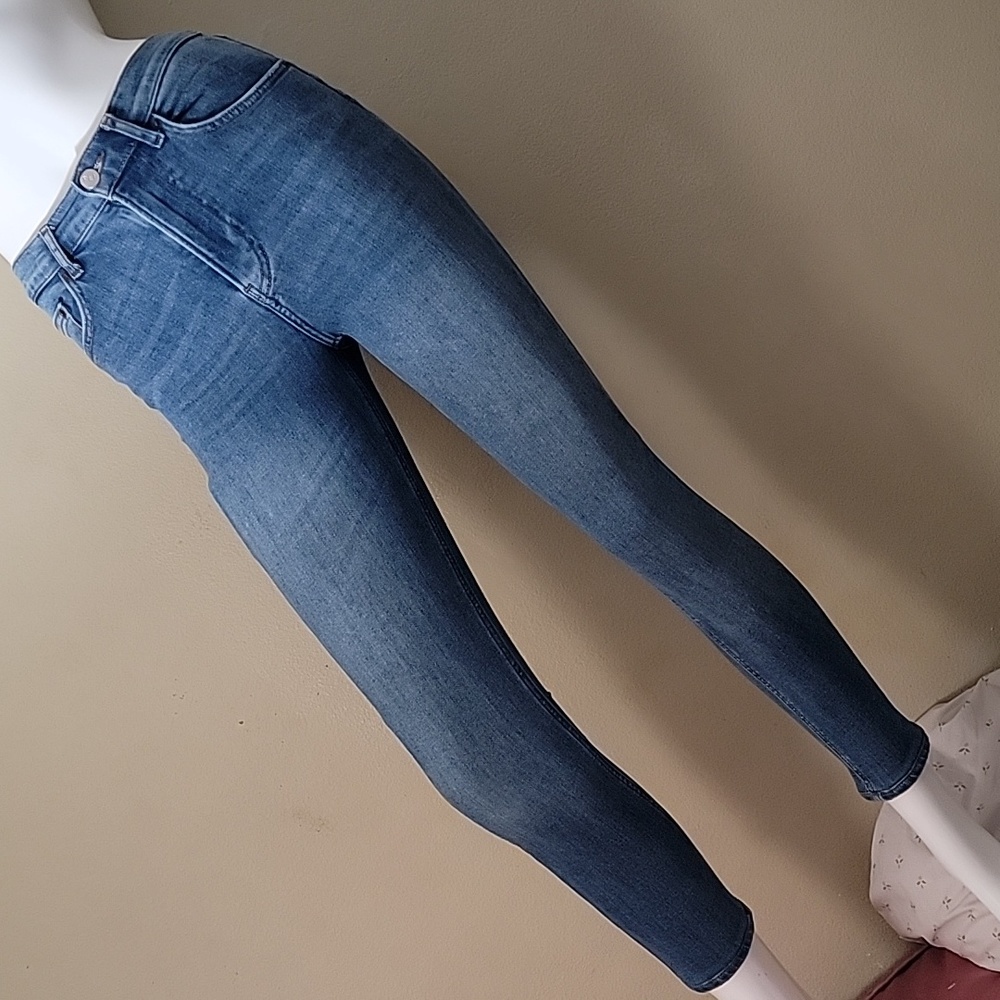 Reformation High and Skinny Jeans in wash destin size 25